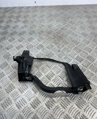 BMW 5 E60 E61 Headlight/headlamp mounting bracket 15873800