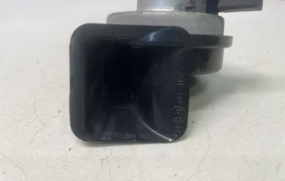BMW 5 F10 F11 Horn signal 703881157