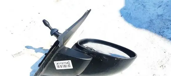 Peugeot 107 Front door electric wing mirror E11026230