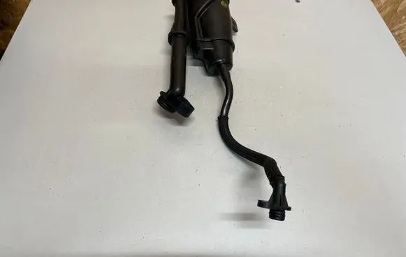 Opel Insignia A Oil breather separator 55575980