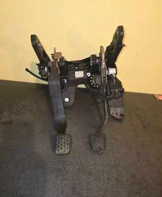 Opel Astra J Pedal assembly 13252174 0000099 512723057