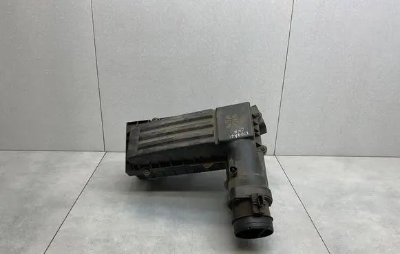Volkswagen Tiguan Air filter box 3C0129601CD