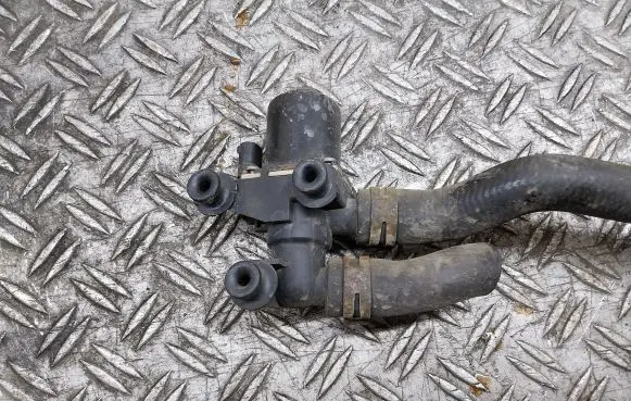 BMW 5 E39 Coolant heater control valve 
