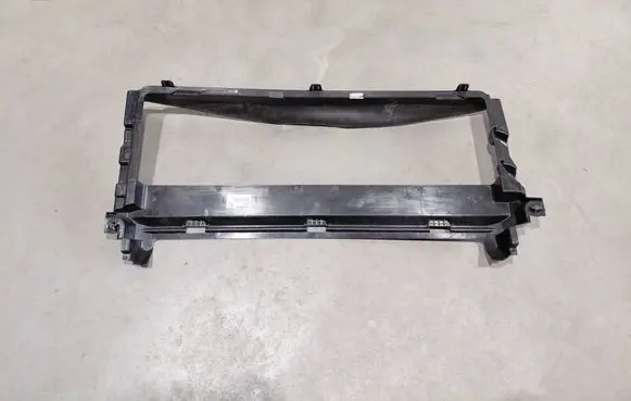 Volvo XC40 Intercooler air guide/duct channel 32227733