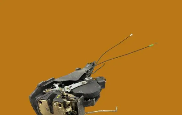Toyota RAV 4 (XA20) Rear door lock 