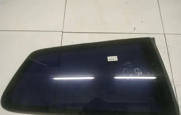 Volkswagen Polo IV 9N3 Rear side window as2