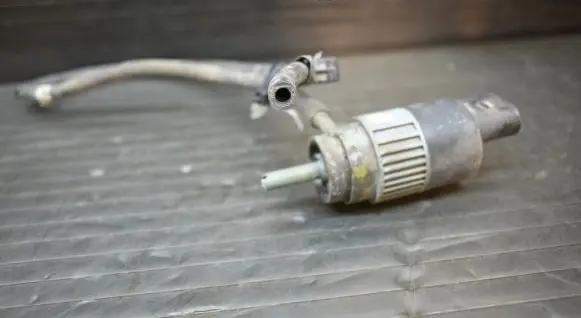 Windscreen/windshield washer pump
