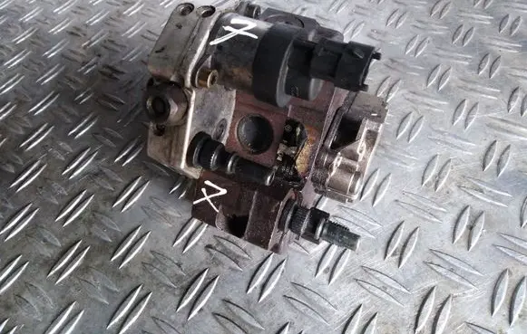 Renault Espace - Grand espace IV Fuel injection high pressure pump 8200170377