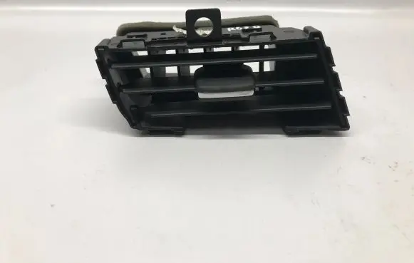 Ford Mustang VI Dashboard air vent grill cover trim FR3B19893A