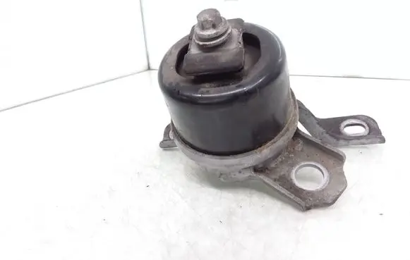 Volvo V70 Engine mount bracket 30793318 8G9N6F012BB