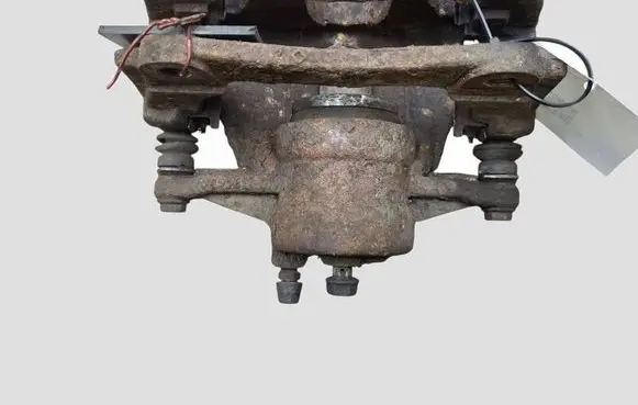 Toyota Corolla Verso E121 Front brake caliper