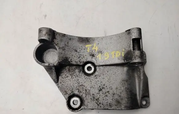 Volkswagen Transporter - Caravelle T4 Engine mounting bracket 028903143AD