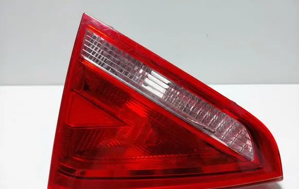 Audi A5 8T 8F Tailgate rear/tail lights 8T0945093