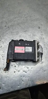 Audi 80 90 S2 B4 Engine control unit/module 443907311C 0261200273
