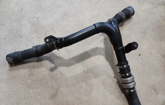 Maserati Ghibli Intercooler hose/pipe 670004156 670004878