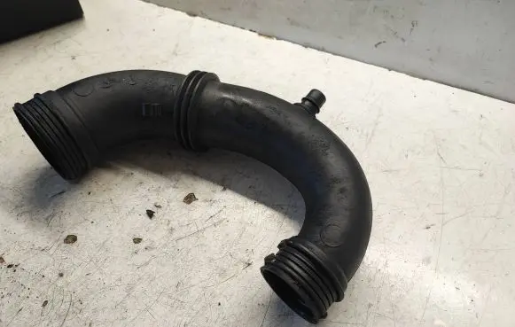 Renault Trafic II (X83) Intercooler hose/pipe 8200396908