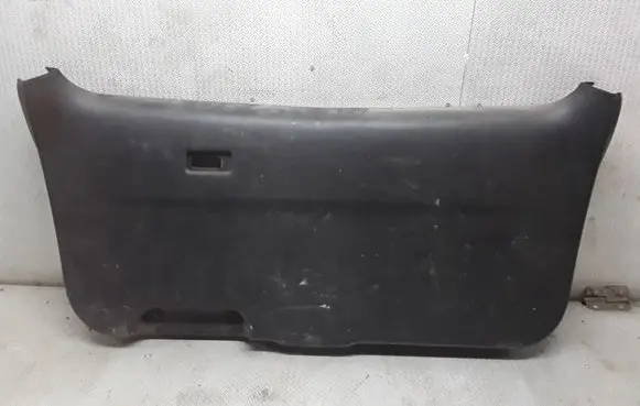Tailgate trim