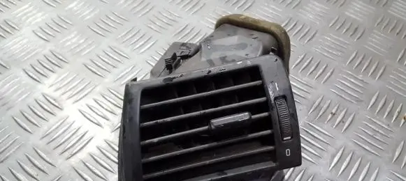 BMW 3 E46 Dash center air vent grill 64228361897 64.22-8361897