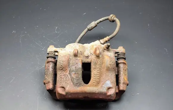 Renault Trafic II (X83) Front brake caliper 7701050919