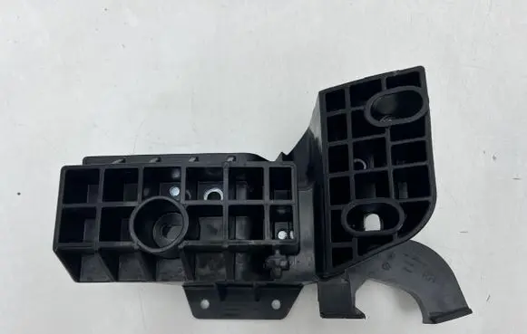 Ford Escort Fender mounting bracket N1WB-16164-AA