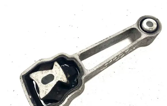 Volvo XC60 Engine mount bracket 30680474