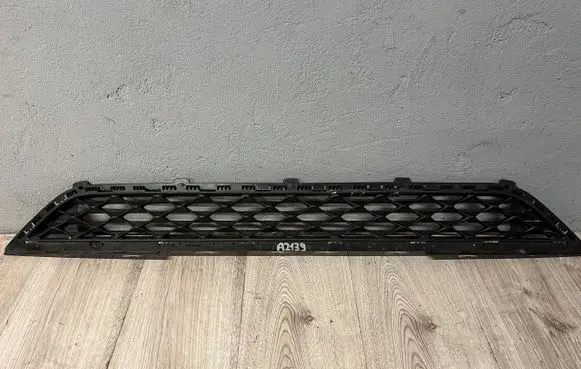 Hyundai Tucson TL Front bumper lower grill 86561-D7500