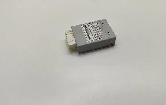 BMW 5 E60 E61 Air suspension control unit module (rear) 37146784314 6784314 3714678431401