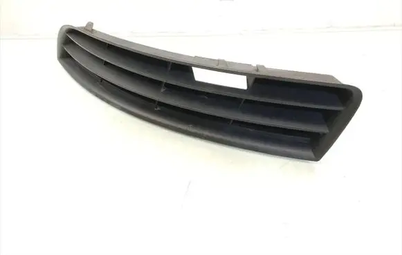 Volkswagen PASSAT B6 Front bumper lower grill