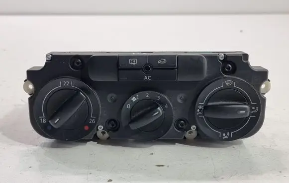 Volkswagen PASSAT B6 Climate control unit