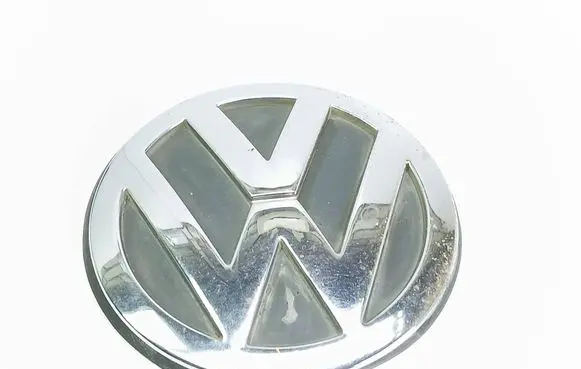 Volkswagen Golf IV Manufacturers badge/model letters 1J6853630