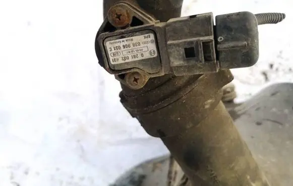 Volkswagen Touareg I Air pressure sensor 038906051c 0281002401