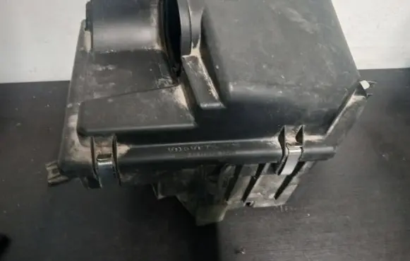 Volvo XC90 Air filter box 30647129