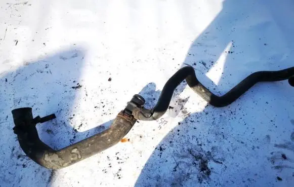 Opel Vivaro Engine coolant pipe/hose