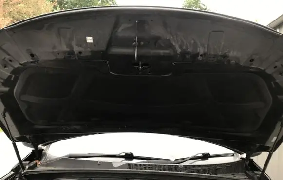 KIA Sorento Engine bonnet/hood sound/heat insulation 