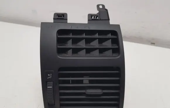 Volkswagen Touran I Dashboard side air vent grill/cover trim 1T0819704B