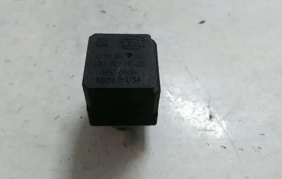 Opel Zafira B Other relay 13171831
