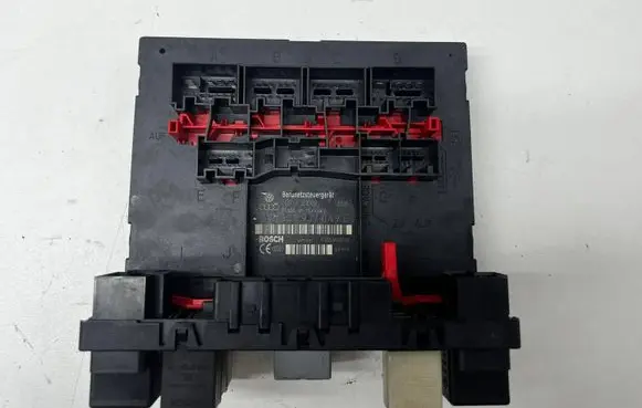 Volkswagen Touran I Comfort/convenience module 3C0937049E F005V00526 H37S1002