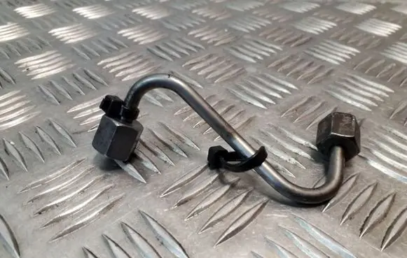 Fuel injector supply line/pipe