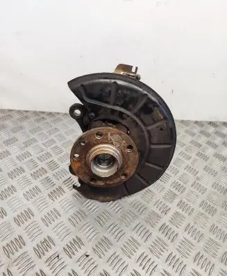 Volkswagen Caddy Front wheel hub