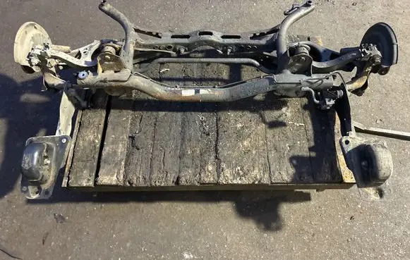 Volkswagen Touran II Rear axle beam 
