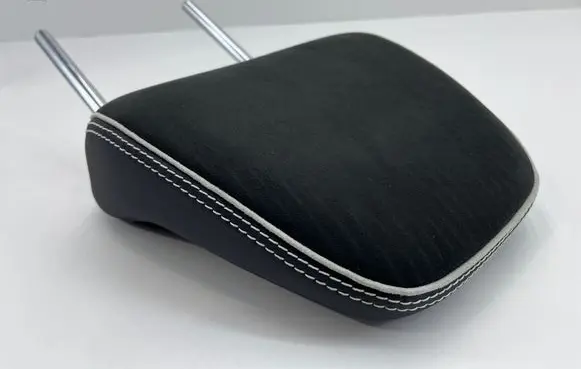 Volvo XC40 Front seat headrest 