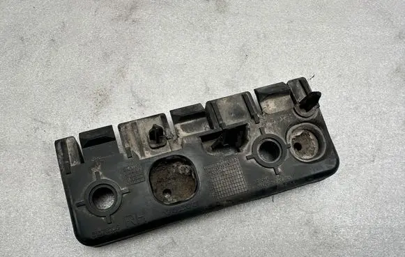 Volvo XC90 Fender mounting bracket 31378135
