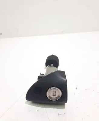 Mercedes-Benz C W203 Front door lock (next to the handle) 