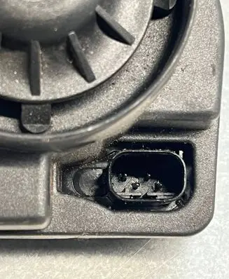 BMW X3 E83 Horn signal 61333403281