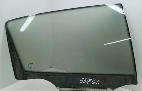 Toyota Yaris Rear door window glass 43R00048