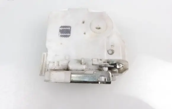 Mitsubishi ASX Rear door lock 