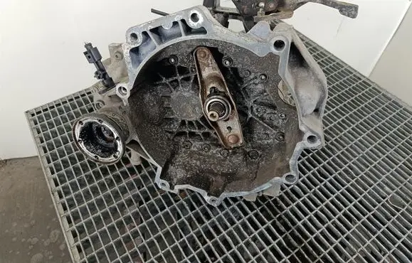 Volkswagen Fox Manual 5 speed gearbox HUY