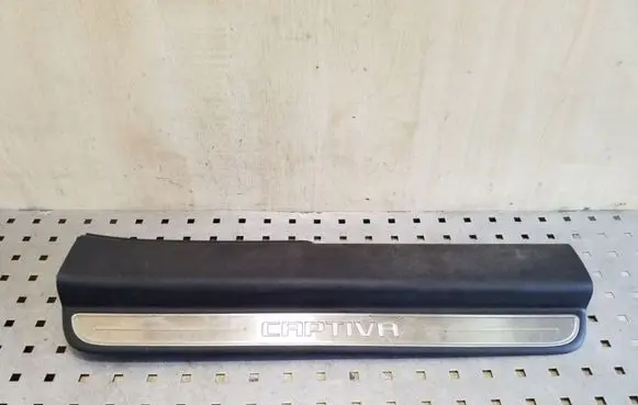 Chevrolet Captiva Front sill trim cover