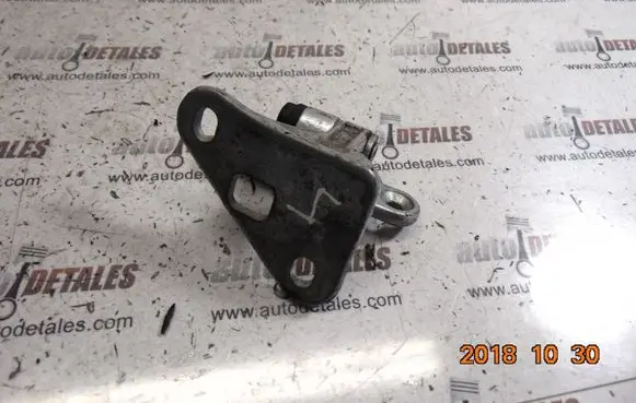 Mercedes-Benz E W211 Front door lower hinge 