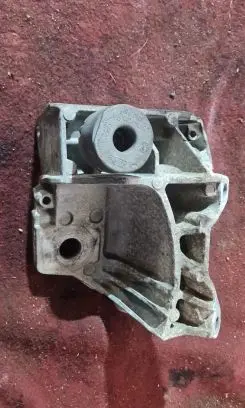 Volvo S80 Engine mounting bracket 6G926F096FC